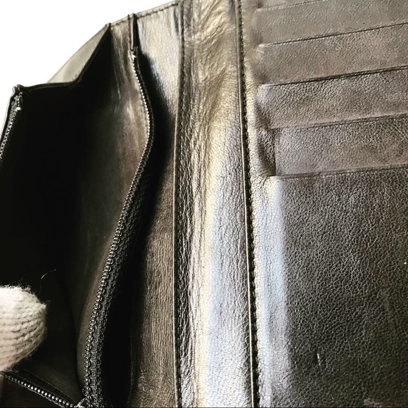 Chanel Caviar Wallet - Picture 3 of 8